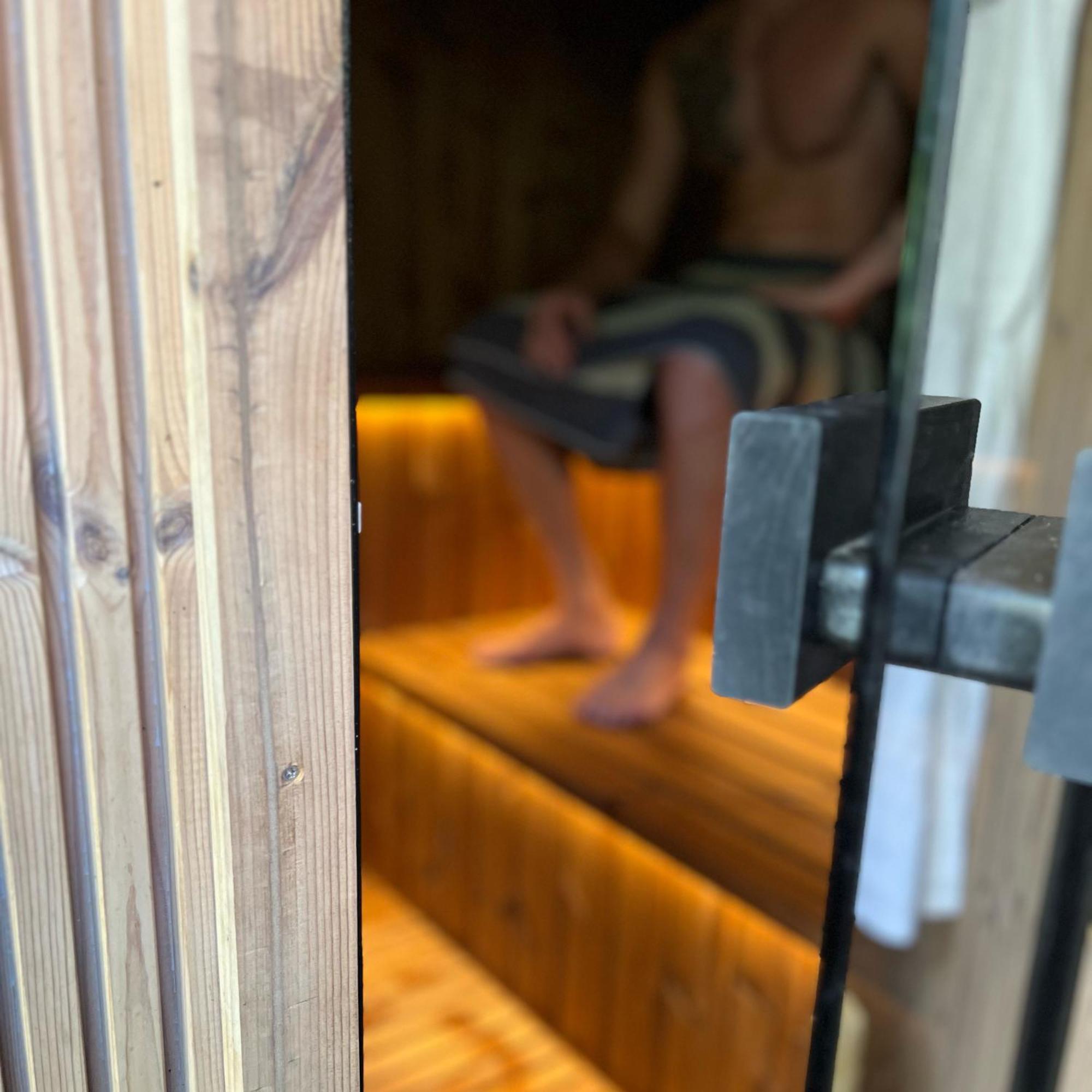 Tauberchalet I Boutique-Ferienhaus Mit Sauna, Whirlpool & Natur I 10Min Walk To Historic Old Town Rothenburg ob der Tauber Bagian luar foto