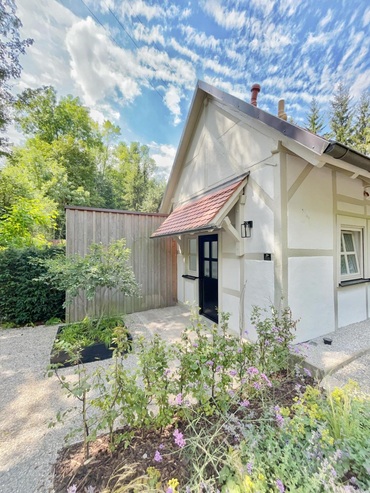 Tauberchalet I Boutique-Ferienhaus Mit Sauna, Whirlpool & Natur I 10Min Walk To Historic Old Town Rothenburg ob der Tauber Bagian luar foto