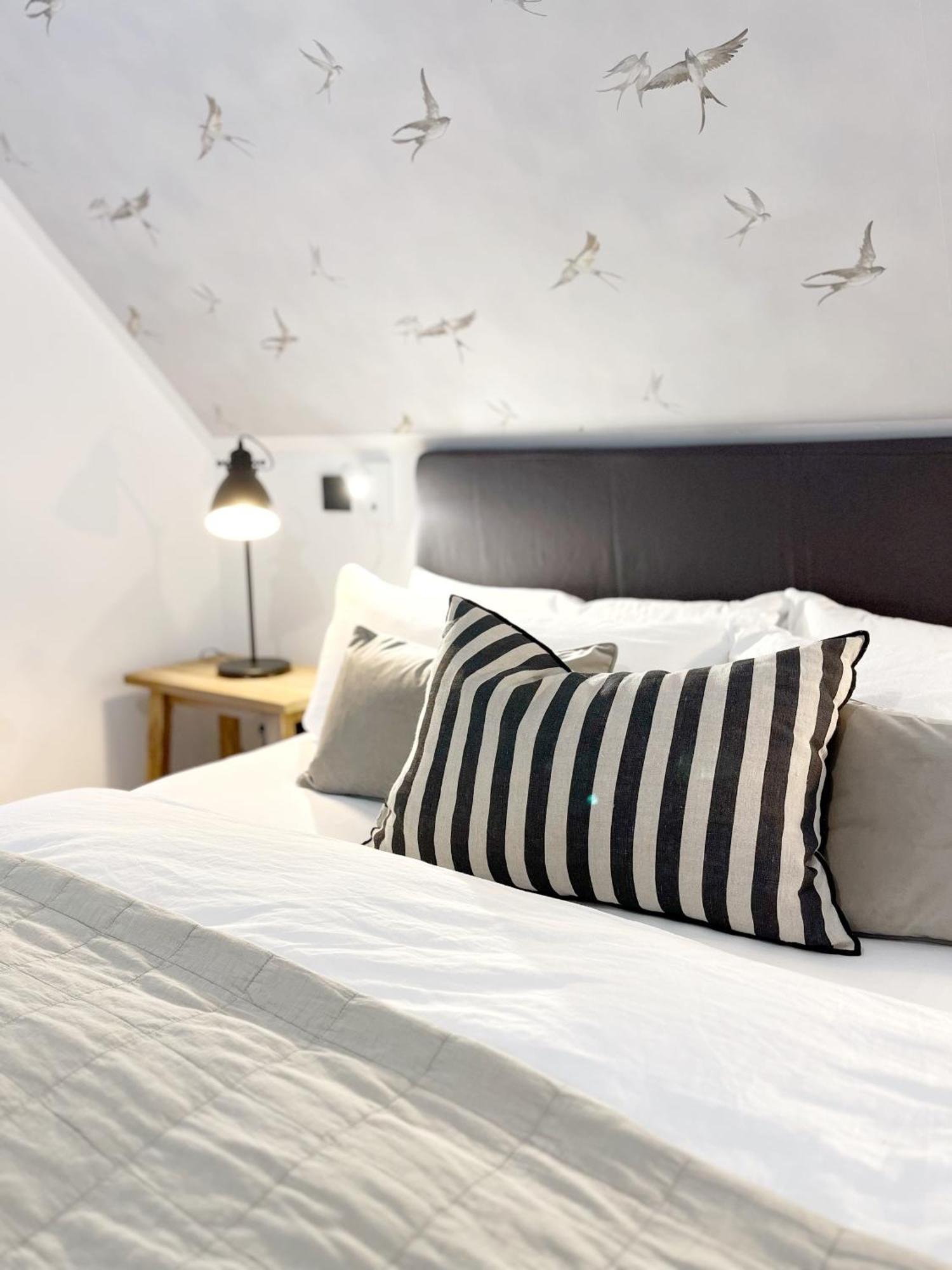 Tauberchalet I Boutique-Ferienhaus Mit Sauna, Whirlpool & Natur I 10Min Walk To Historic Old Town Rothenburg ob der Tauber Bagian luar foto
